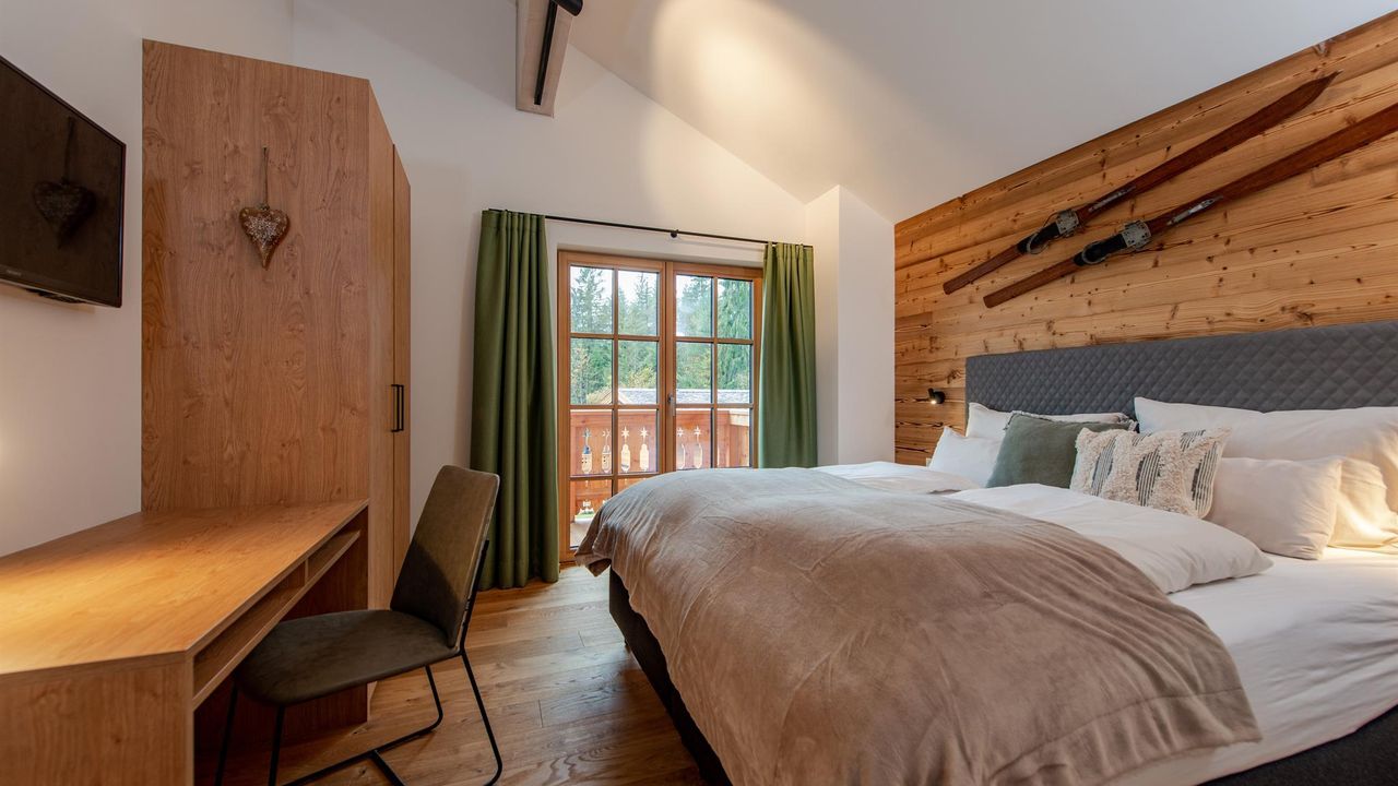 Gesamt vier Schlafzimmer Gesamt vier Schlafzimmer